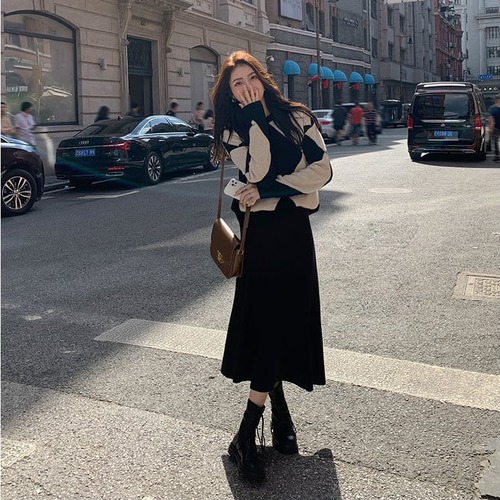 セットアップ 上下セット レディース 2点セット 大人可愛い ニット セーター 長袖 ミモレ丈 フレア 無地 シンプル きれいめ カジュアル 通勤 通学 デート 女子会