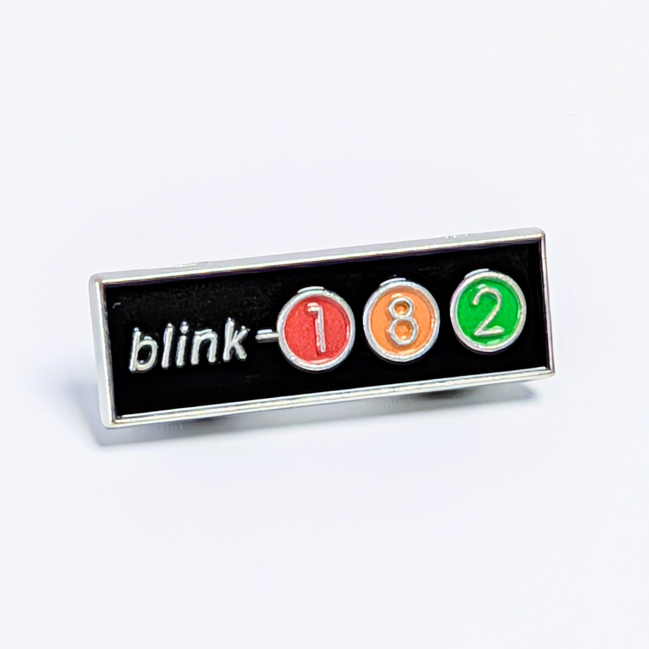 送料無料！ ★ピンズ PINS★ピンバッジ 【 ブリンク 182 （blink-182）】 〚アメリカン雑貨 アメトイ〛