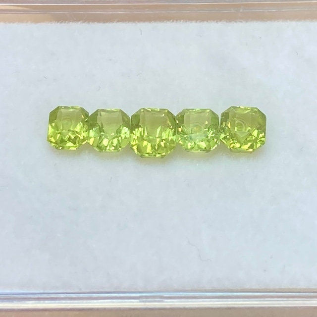 ペリドット 約3.25ct 5点セット 4mm～ r-0634