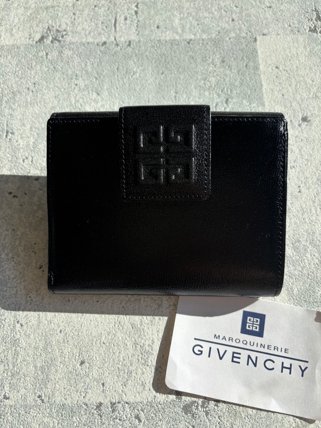 GIVENCHY ロゴフラップ 折財布 ブラック