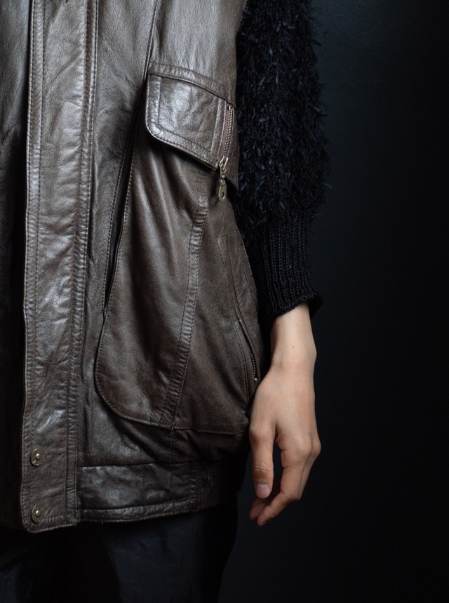 ""TRAPPER" 1990s Leather sleeveless blouson