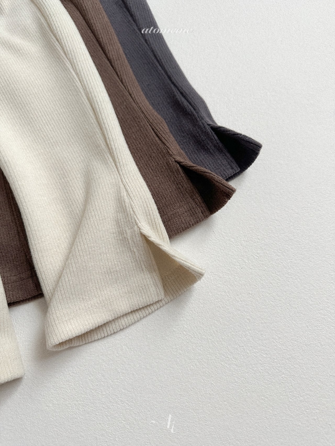 【即納】Slit pants / atomeme