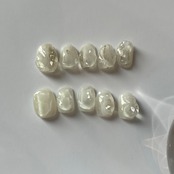no.1 white solid