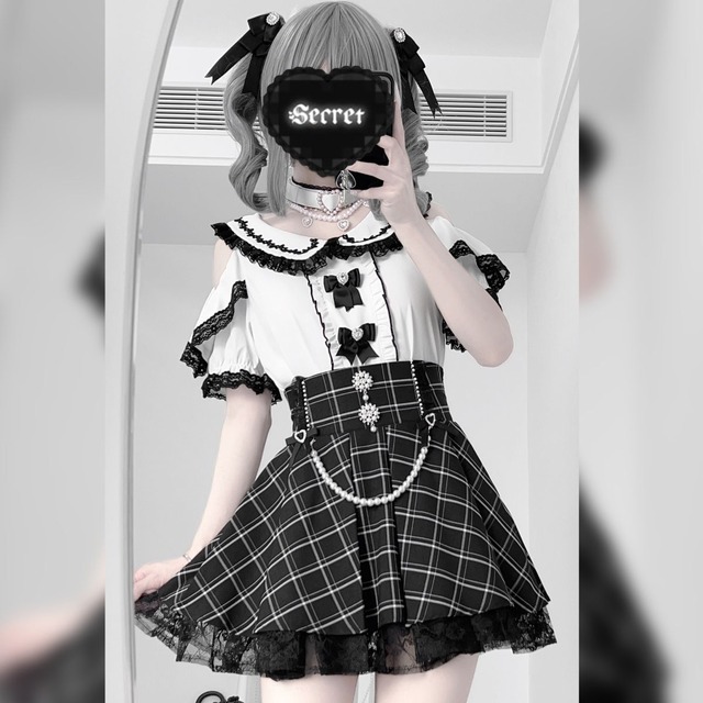 地雷系オープンショルダーパールチェーンスカートセットアップ：半袖ブラウス