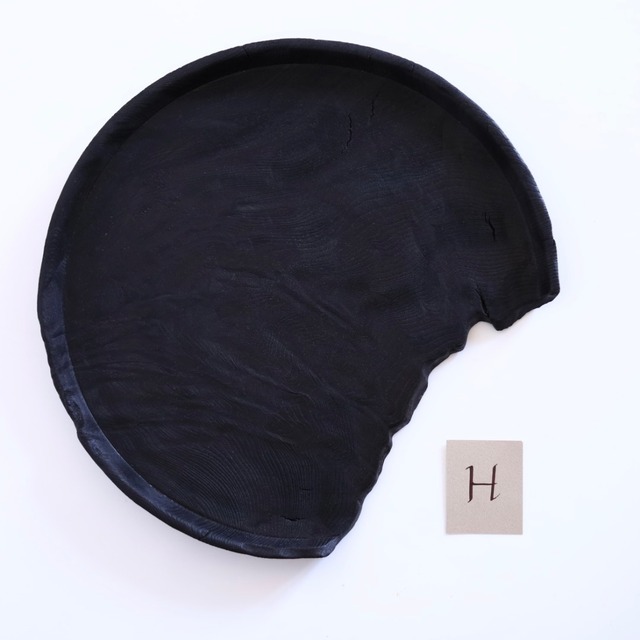 AS 漆山ひろみ　朽ちたTRAY　黒　Φ29-30cm