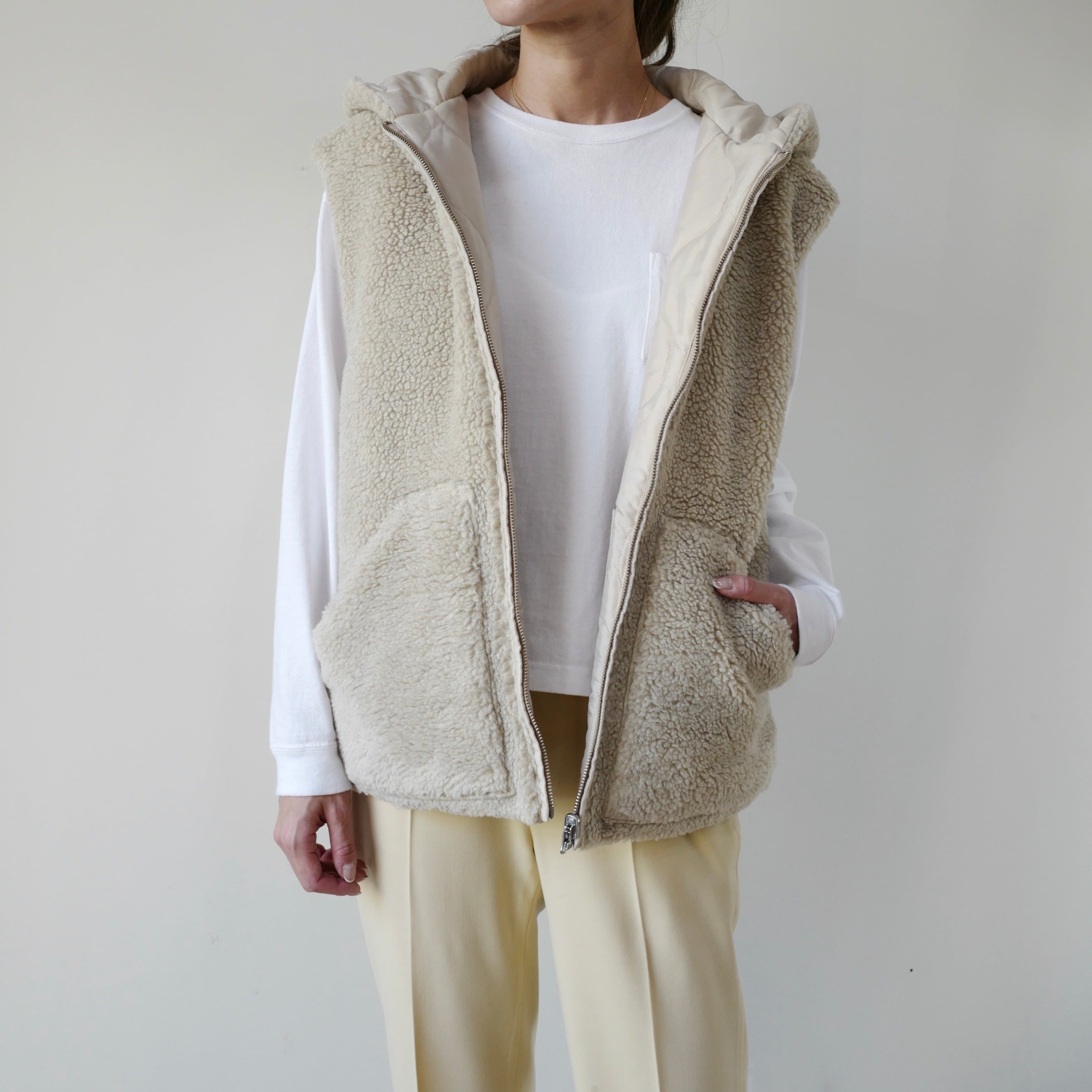 Gypsohila Boa Reversible Vest Beige