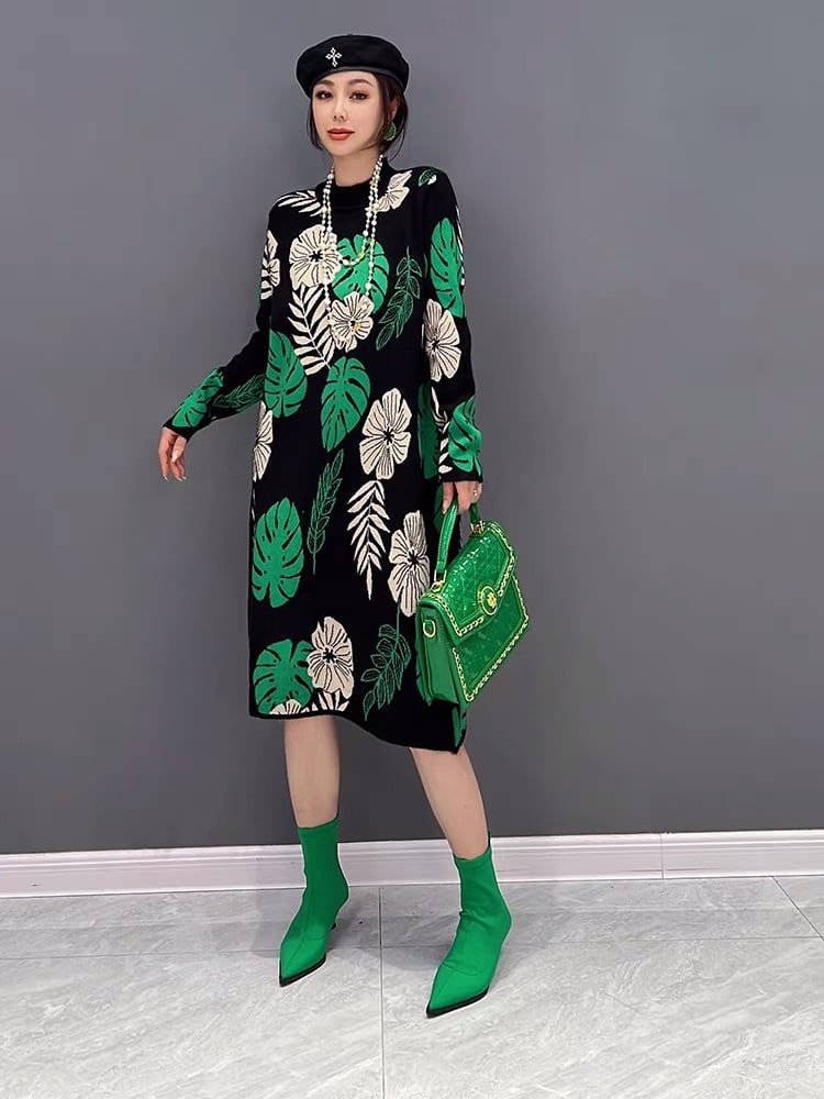 花柄マキシワンピースとカーディガン シーズン問わず大活躍♪大人の「花柄