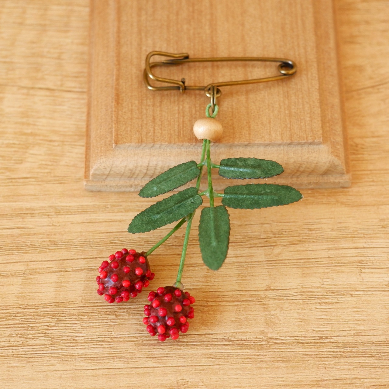 和紙の花 ブローチ『秋風にゆれるワレモコウ』