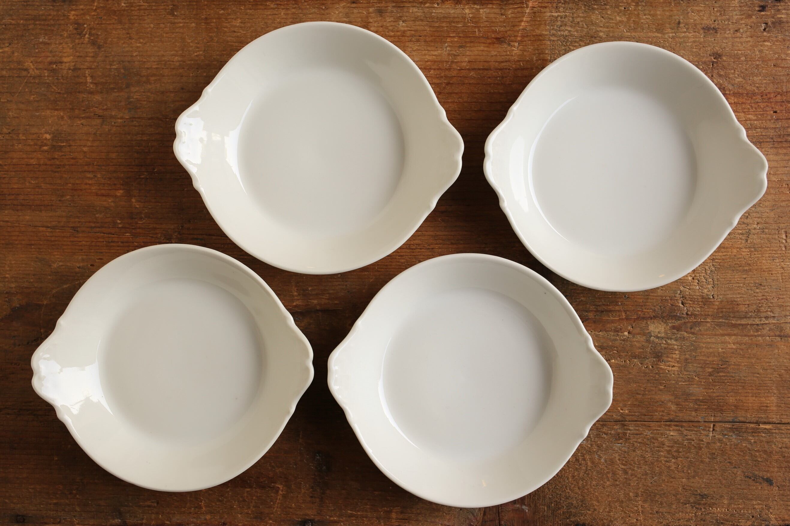 新品ロワイヤルリモージュ　超美品　ラデュレ風　パン皿４枚新品未使用 ロワイヤルリモージュ ラデュレ風 パン皿4枚 10枚あり！リモージュ焼