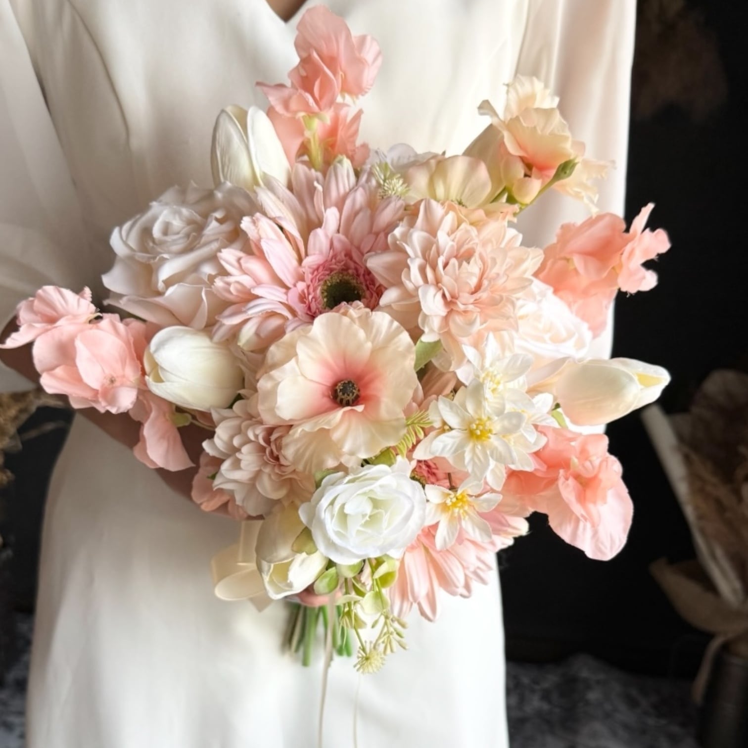 【美品】ブーケ ブートニア　オレンジ ピンク ホワイト　花束　アーティフィシャル サーモンピンク×ホワイトクラッチブーケ☆ブートニア | houkiboshi