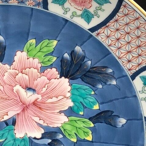 有田焼 峯山窯 飾皿 染錦牡丹（45㎝） | 有田焼ショップ まるとも陶磁器