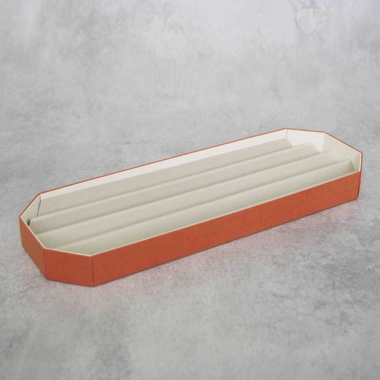 大成紙器製作所 PLEATS TRAY Straight / Mist gray & Brick red