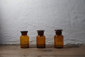 茶色 アンバー 薬瓶　3個　古道具　ヴィンテージ