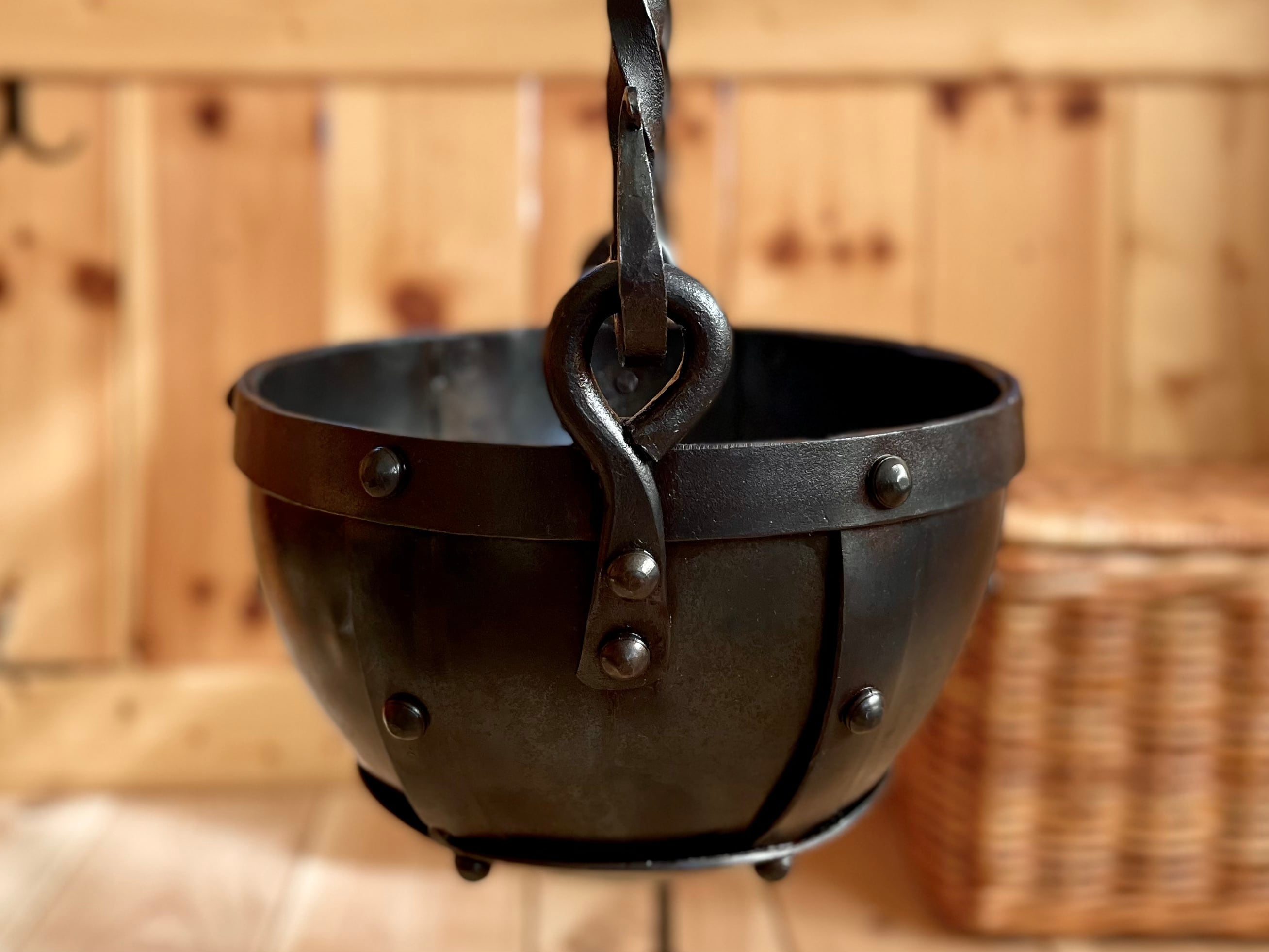 鉄鍋 ヴァイキング 鍋蓋なし 鍛造［約3.5L］／キャンプ 焚き火