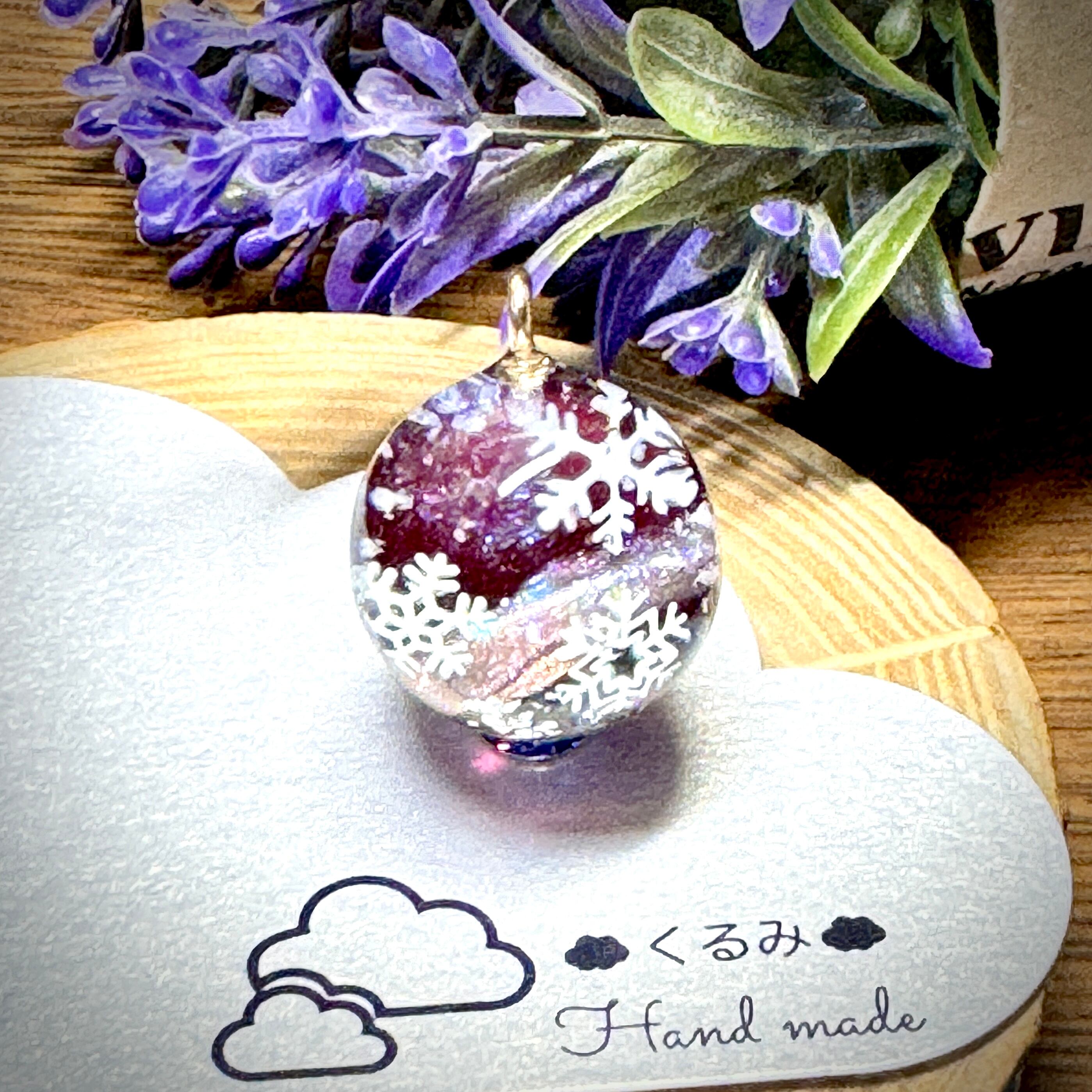 レジンペンダント まん丸 雪の結晶 20mm ゴールド E