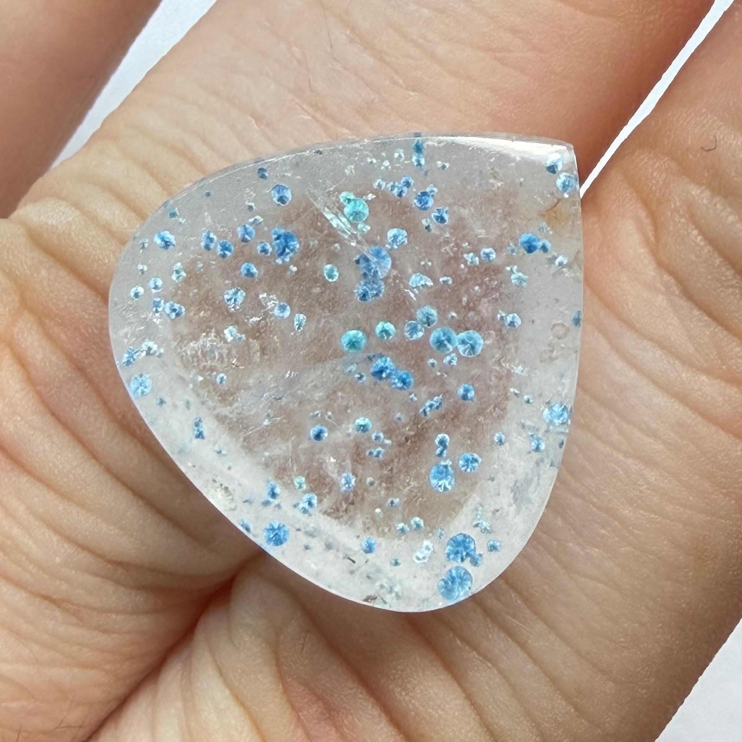 結局がびっしり入ったギラライトインクオーツ