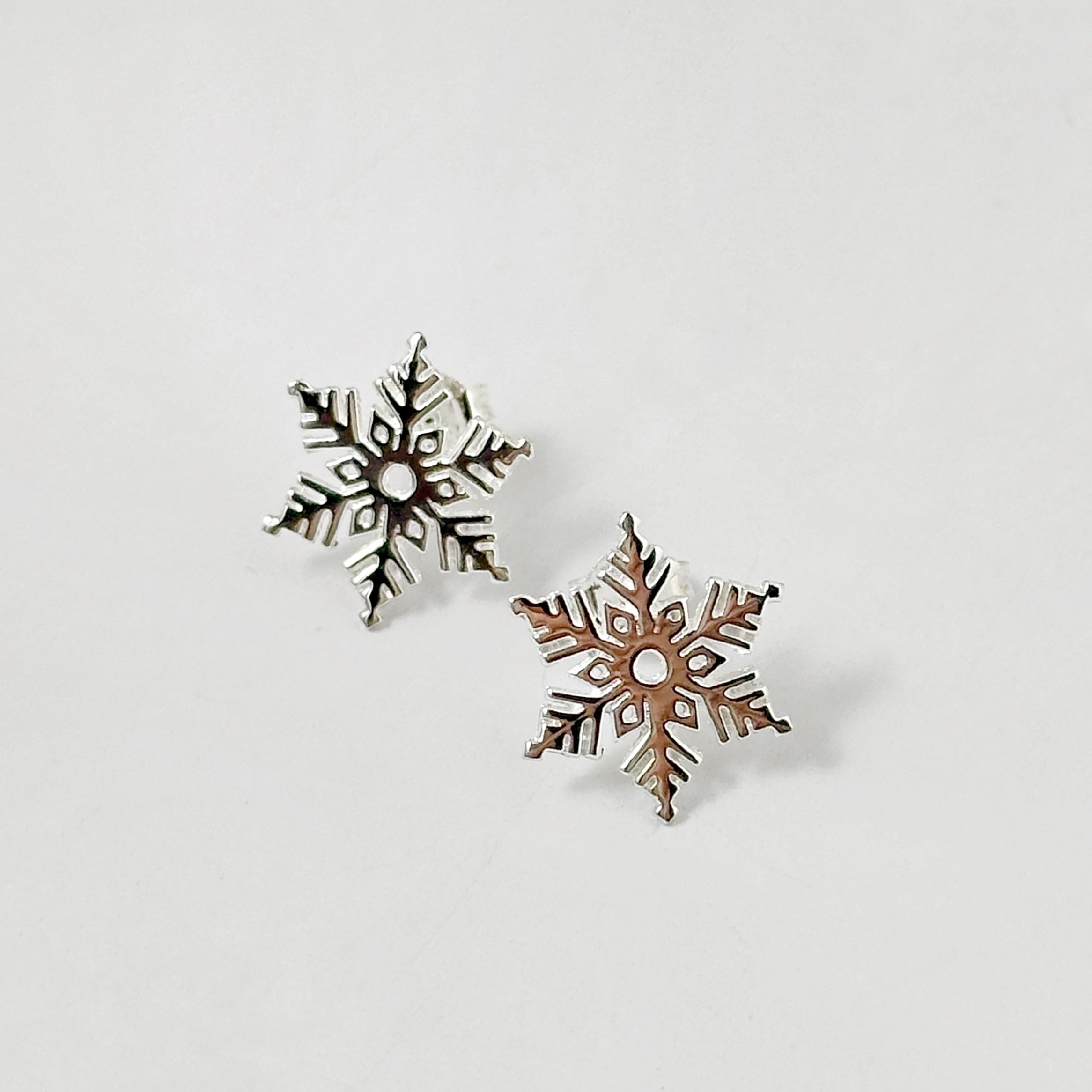 スノー スタッド ピアス