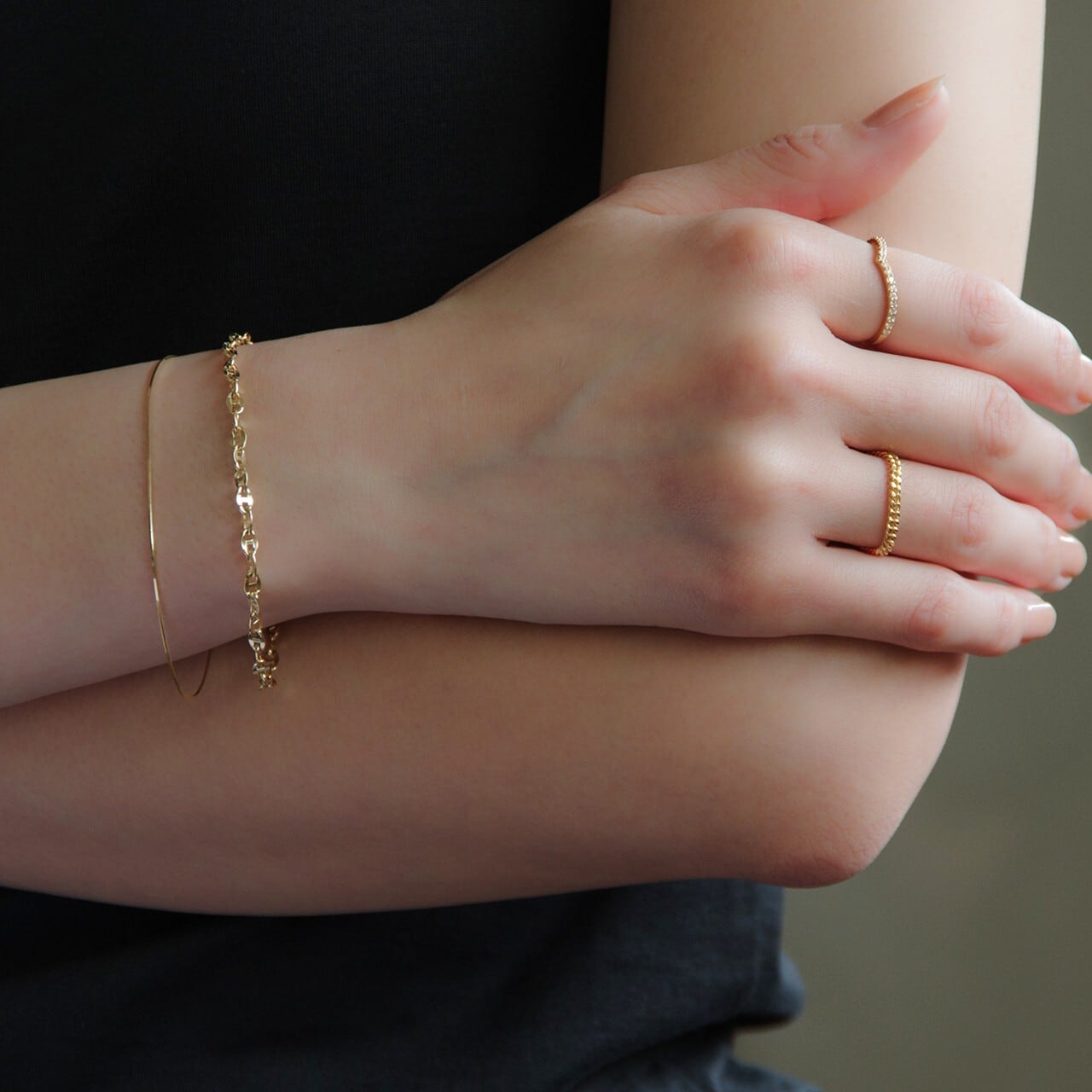 K18イエローゴールド V字ハーフエタニティリング【MKY0102R1