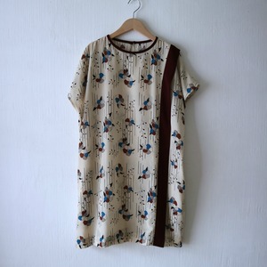 ツバキ柄チュニック・ベージュ