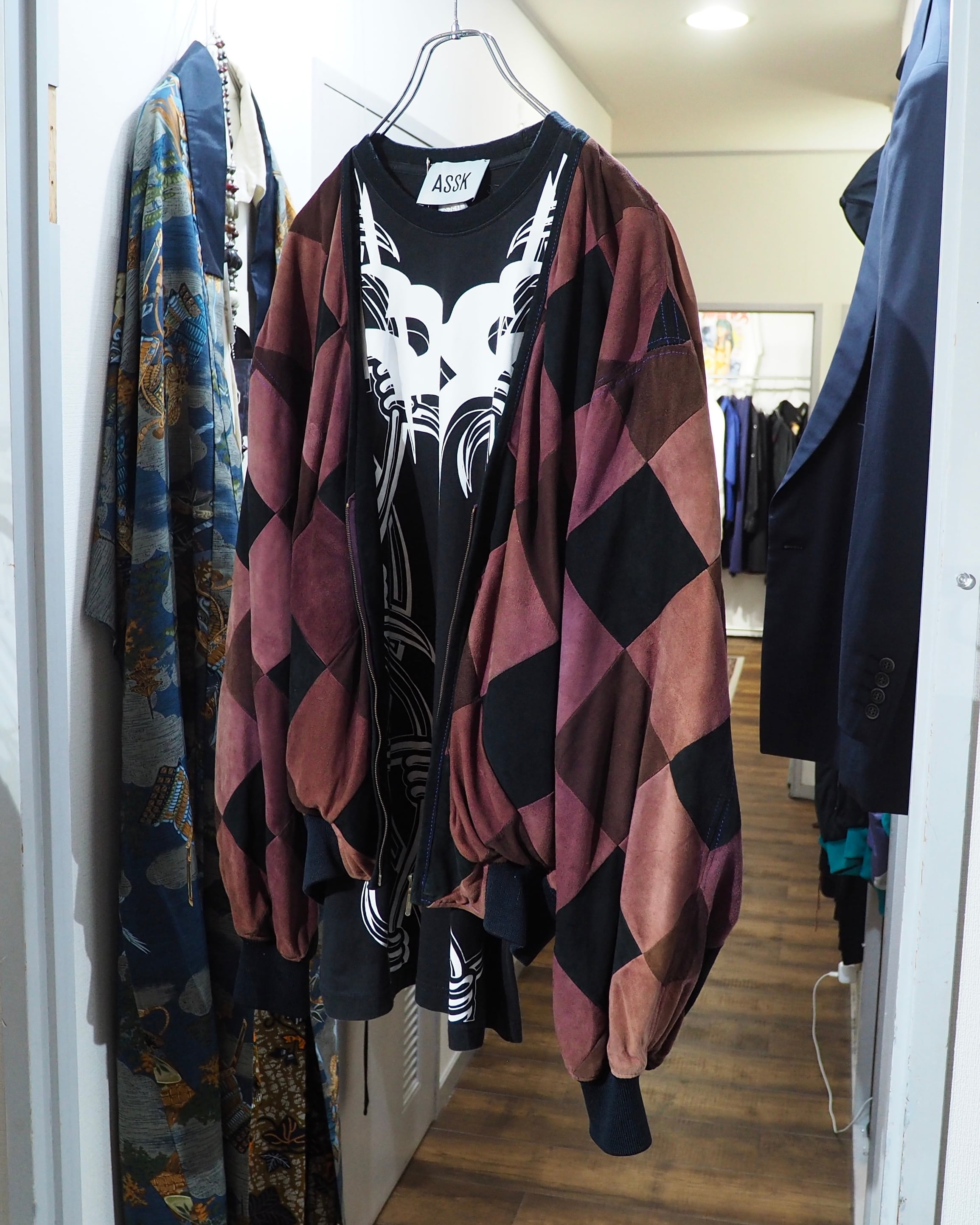 " ASSK - 捻れ " Tribal pattern printed SS Tee