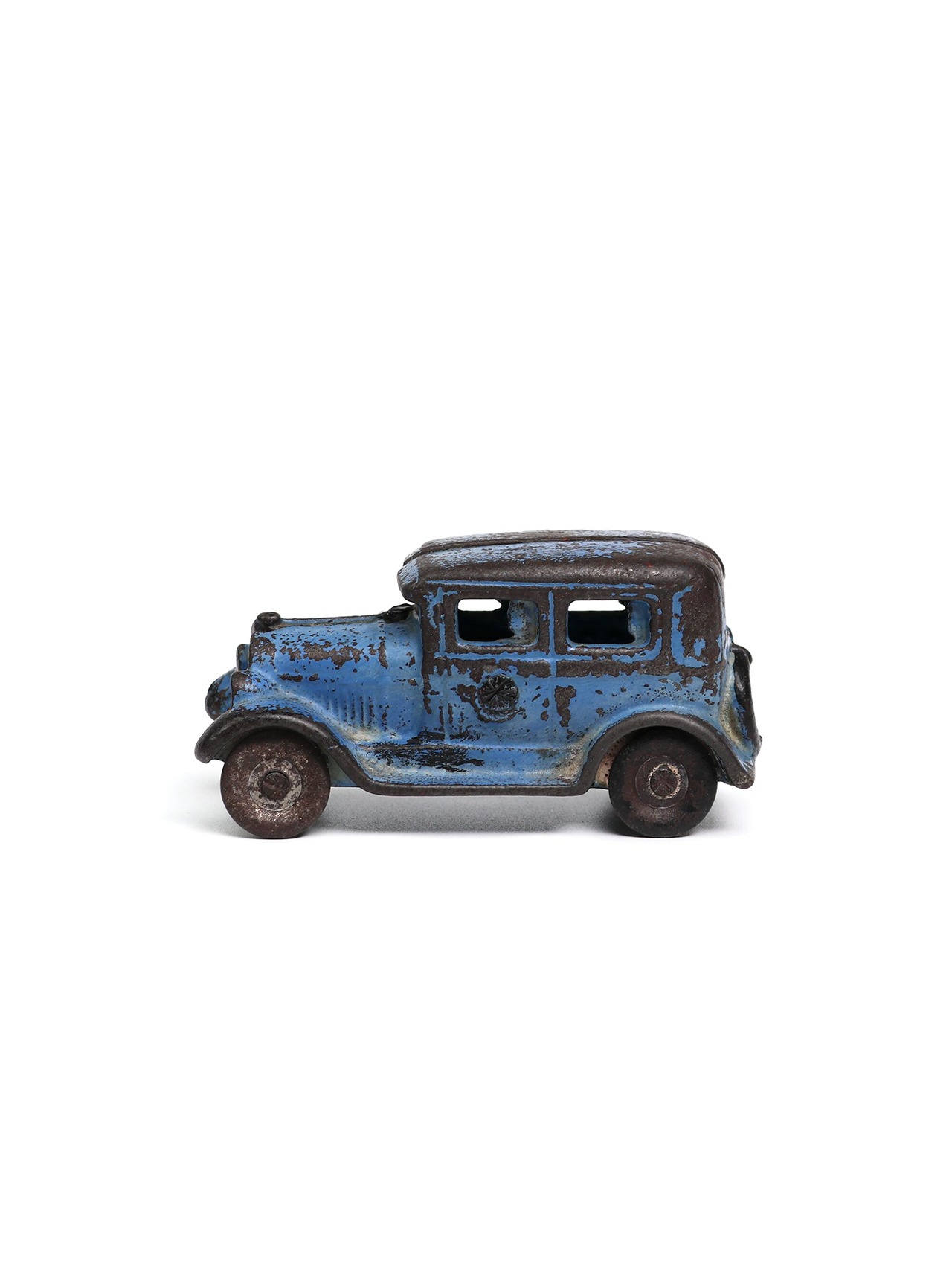 1930s cast-iron toy Ford Sedan