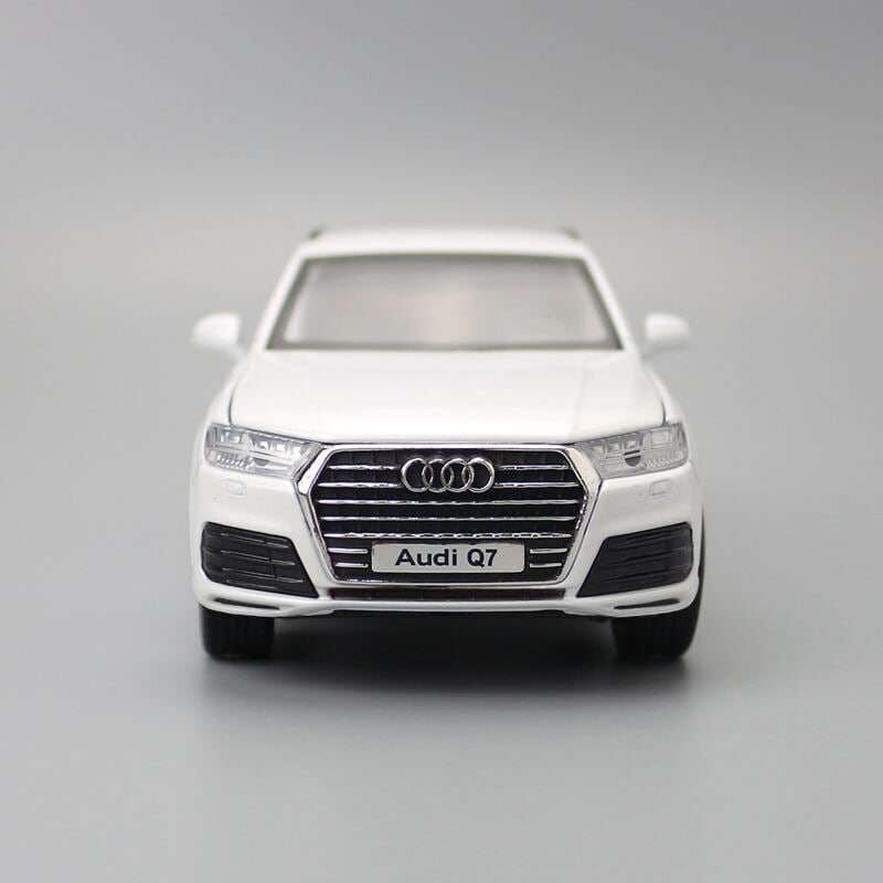 新型 アウディ Q7 1/43 ミニカー AUDI 白-