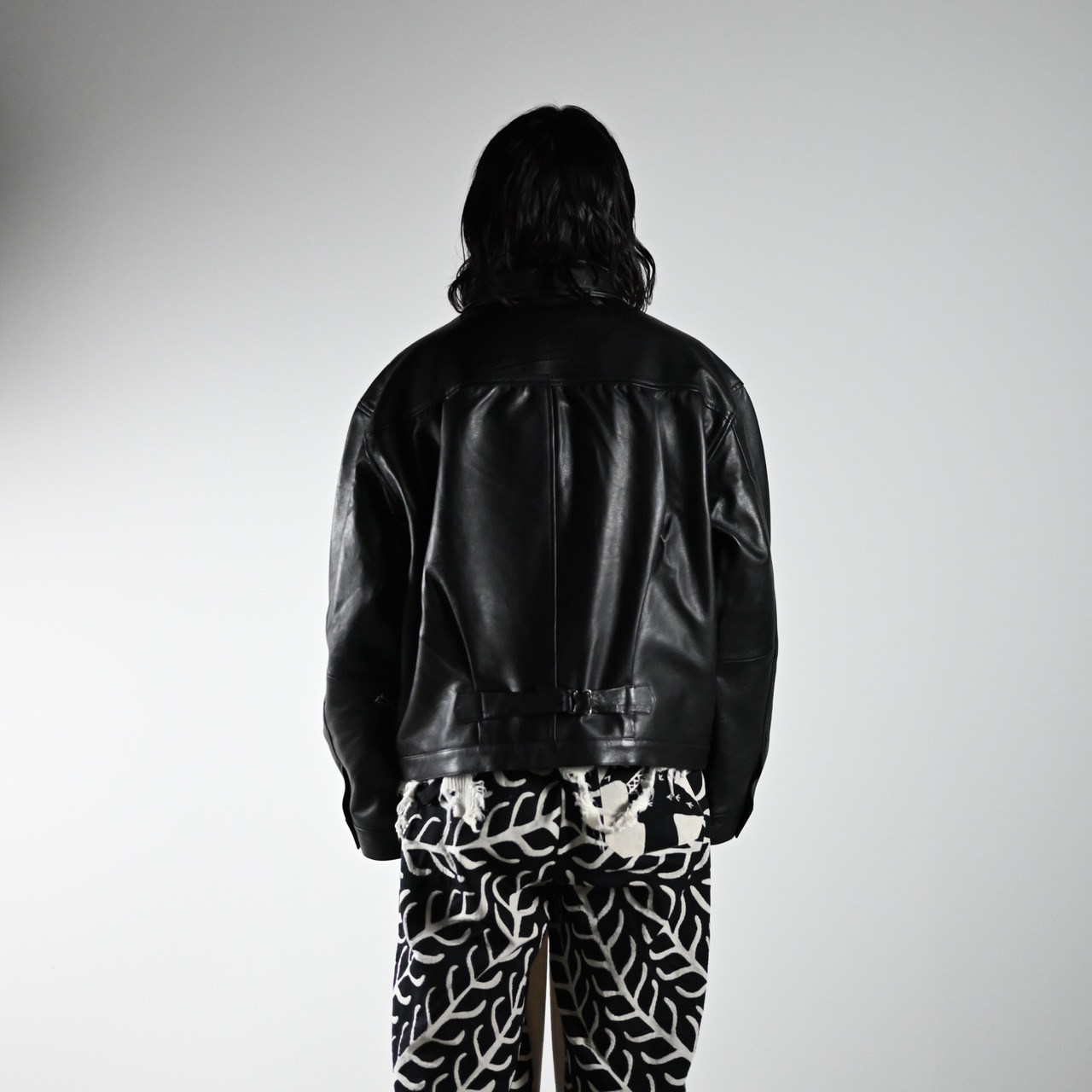 CCUの新作「TRUCKER JACKET」コーディネート