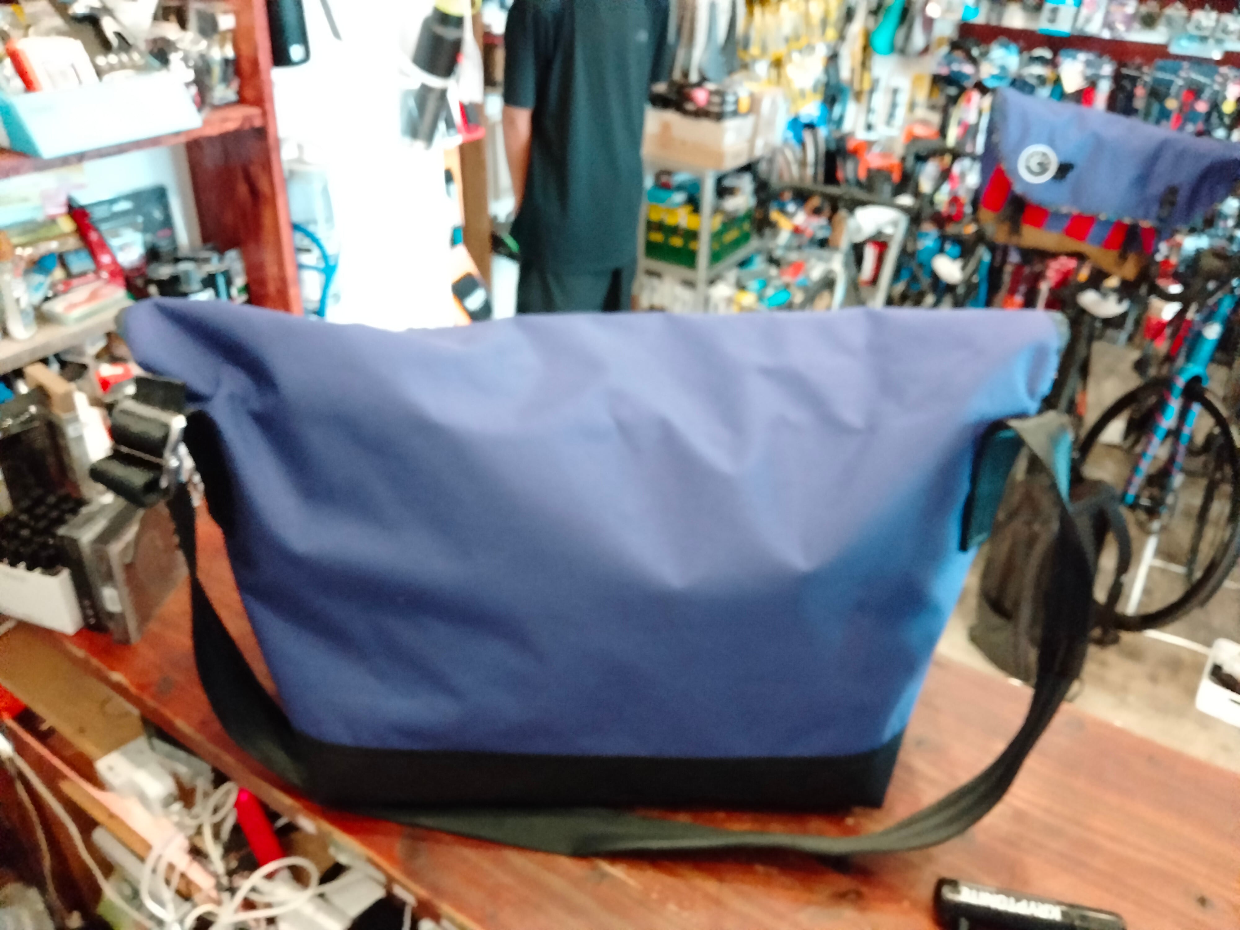 ZODIAC BAGGAGE Sling Messenger Bag / Large | championship bikes