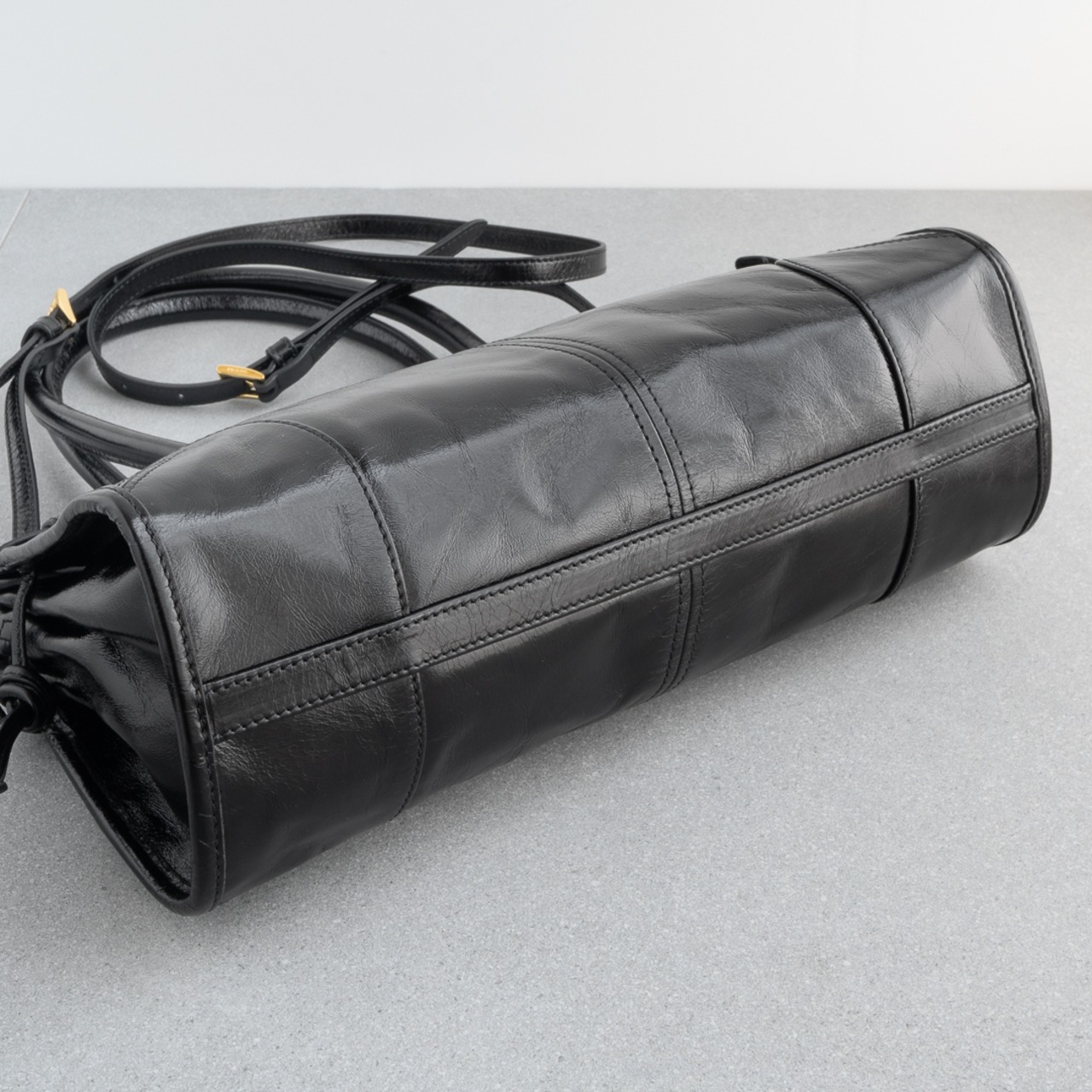 プラダ ボニー ミディアム ハンドバッグ ブラック レザー