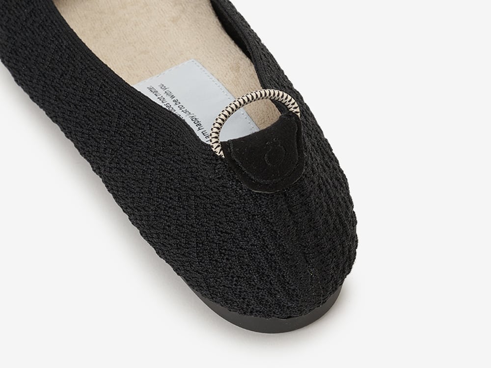 pointed-CREPE / BLACK | Offen