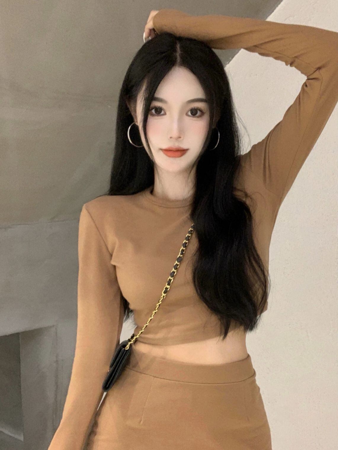 【新作】【送料無料】 レトロなドイツベルベット暖かい香港スタイルのセクシーな気質ファッションスーツ女性のための春と秋の新しいトップとスカートのツーピースセット 0226912360388