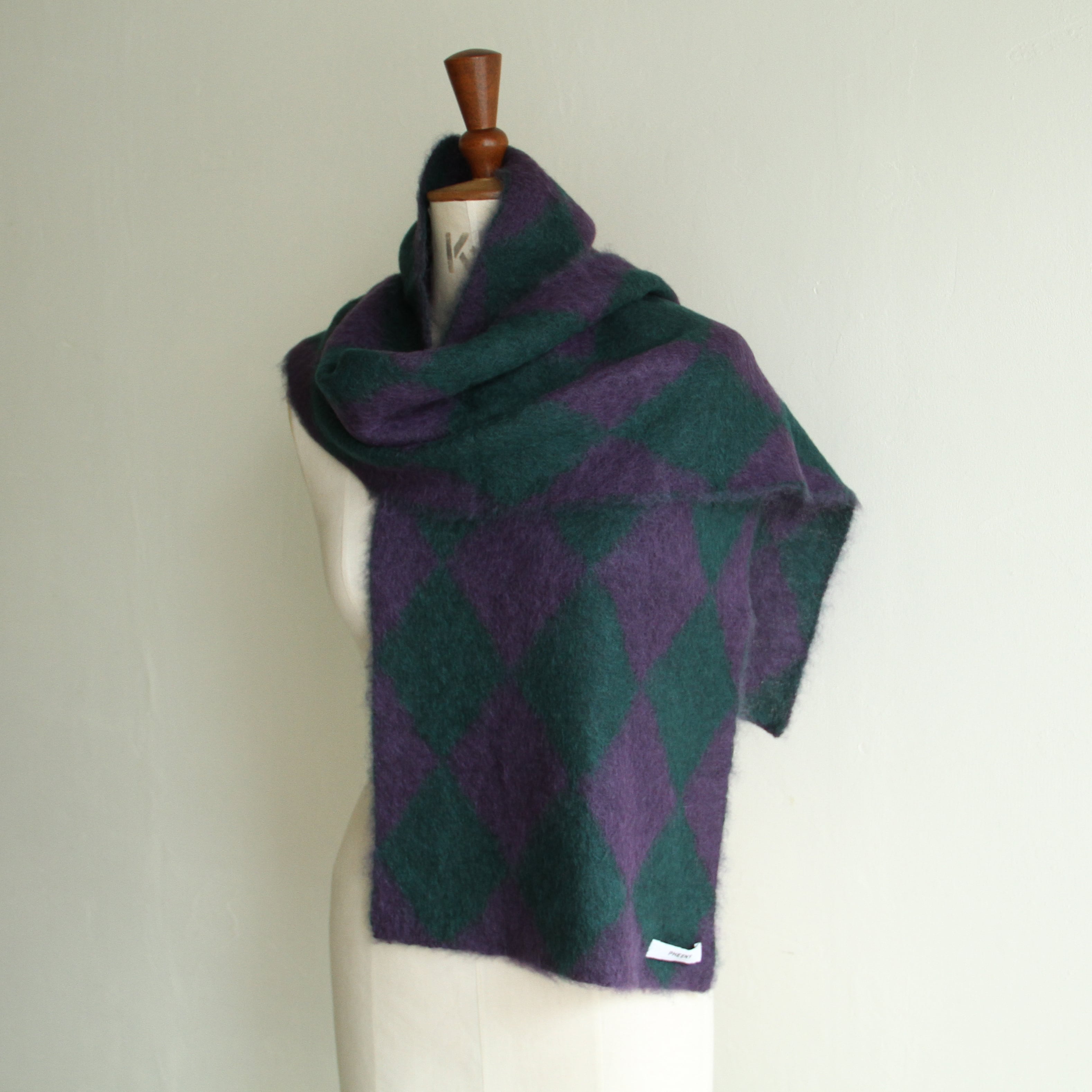 PHEENY Kid Mohair Diamond Check Muffler