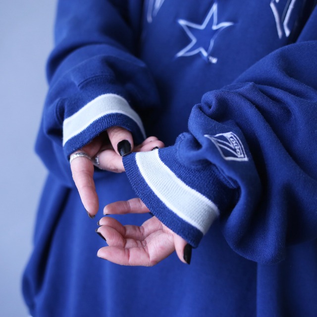 "刺繍" COWBOYS logo design over silhouette sweatshirt