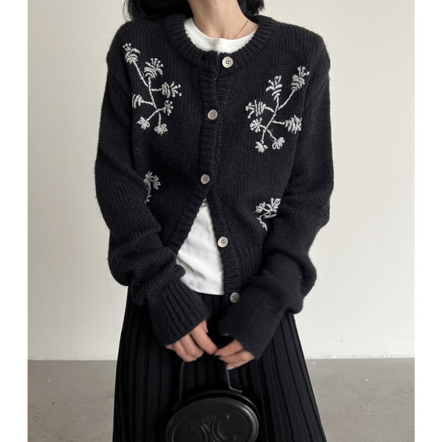 embroidered knit cardigan m0339