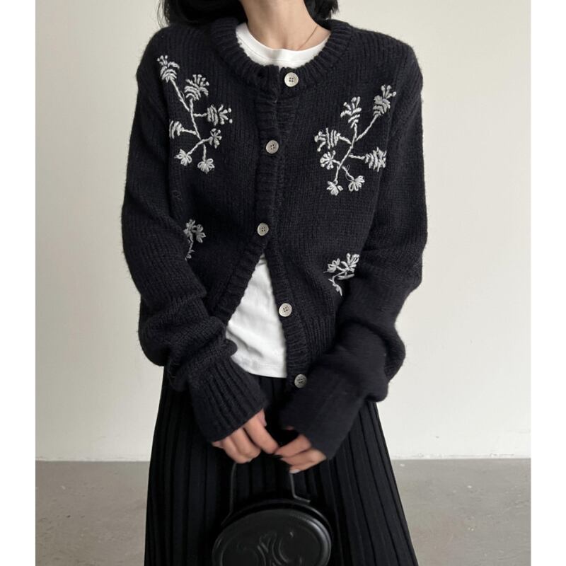 embroidered knit cardigan m0339