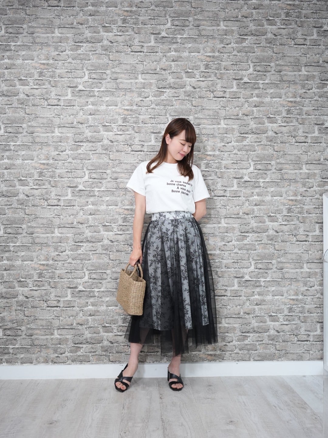 ちょっとだけ緩いプリント Tシャツ ホワイト×赤プリントのみ