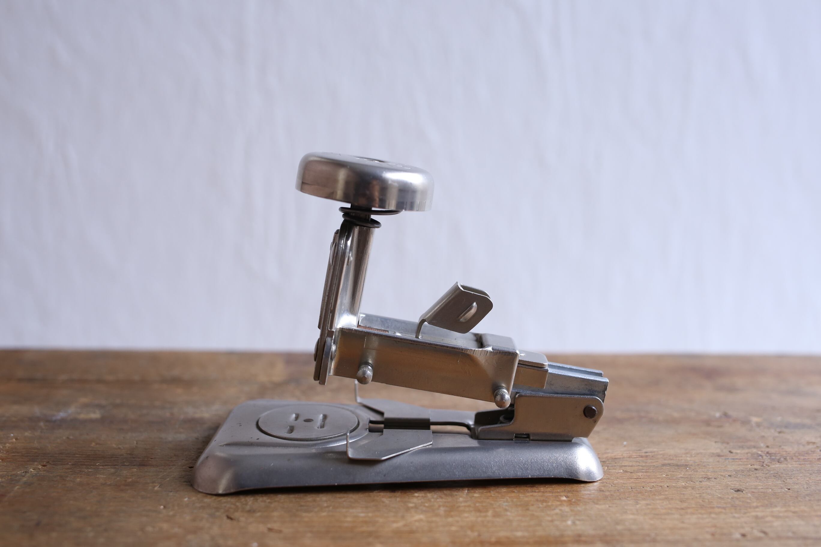 フランス アンティーク ヴィンテージ ステープラー ホッチキス 『JAKYNEUF』(メタル)N-01747