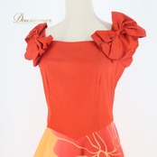 フラダンス 衣装 ワンピース ドレス レッド系 アロハスタンダード 日本製 ハイビスカス柄 ALOHA STANDARDS 花柄 フリル リボン 華やか 鮮やか かわいい おしゃれ ハワイアン アロハ フラ ダンス レッスン 練習 オレンジ系 赤 橙 イエロー系 黄 グラデーション フラダンス衣装 ロング丈 夏用 かわいいデザイン 色鮮やか ハワイ ファッション エレガント リゾート ノースリーブ