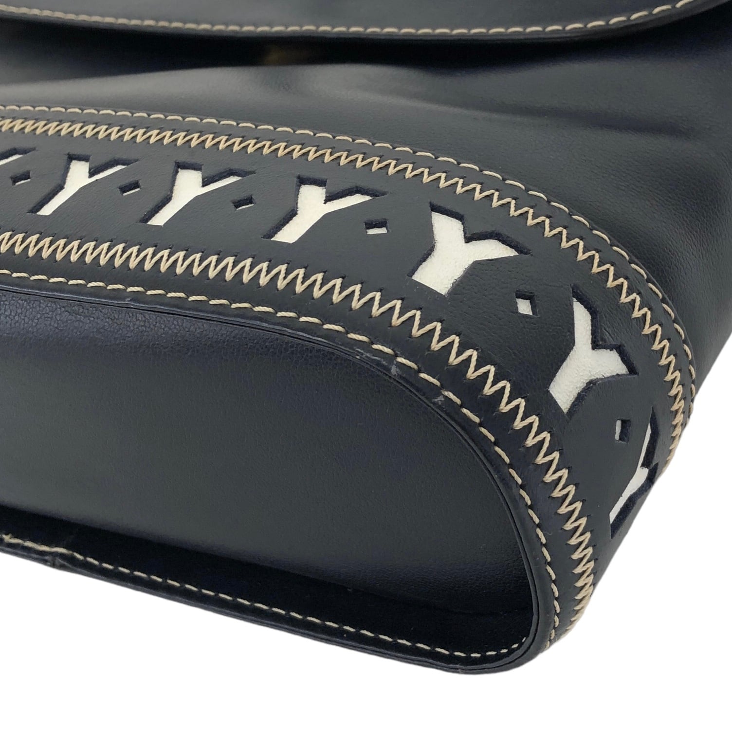 Yves Saint Laurent イヴ・サンローラン カットアウト YSLチャーム