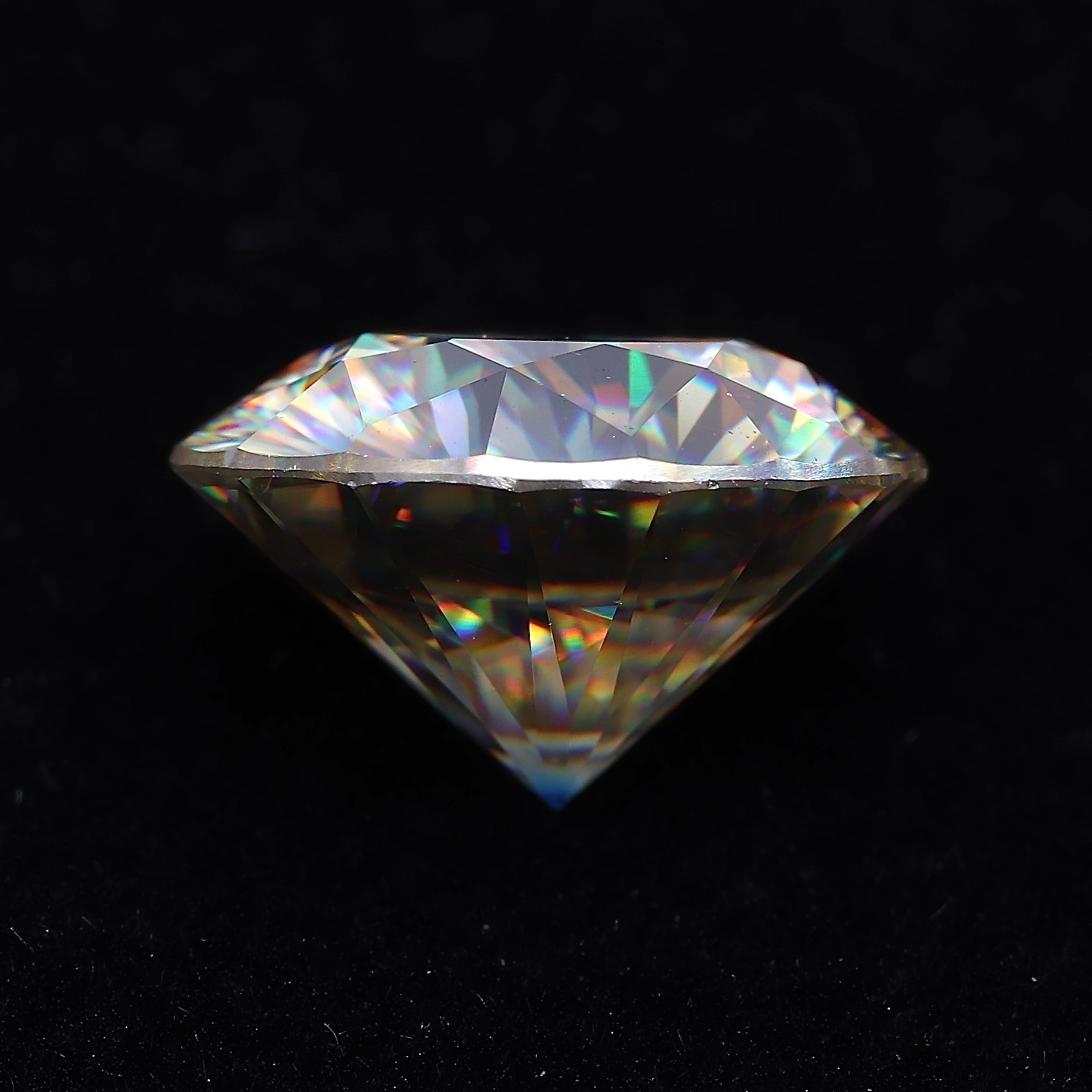 チタニア 合成ルチル 4.16ct ラウンド | 色石堂