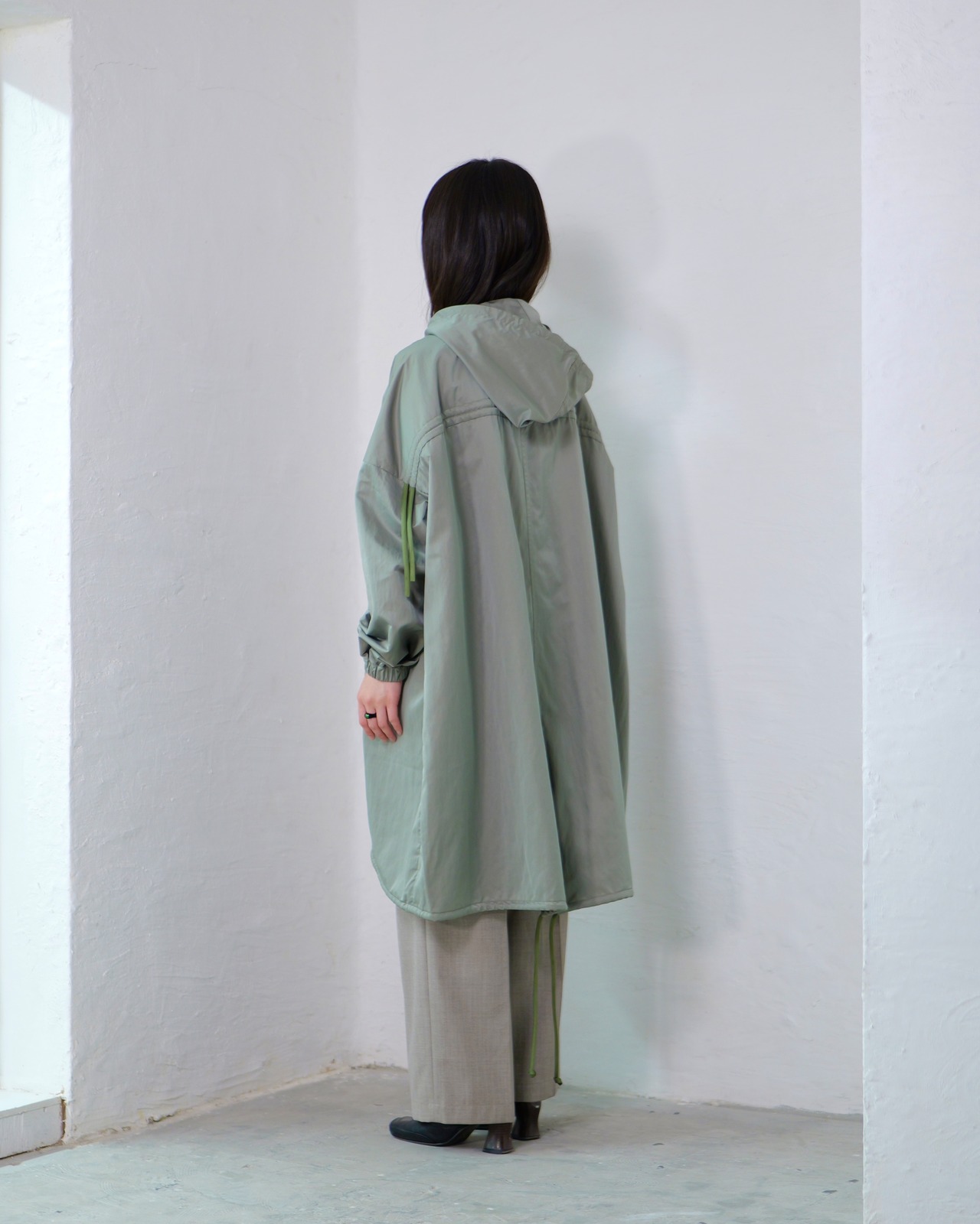 to-te - Drawstring Square Coat ：Slate Green｜撥水素材／微光沢／ドローストリング／スクエアコート