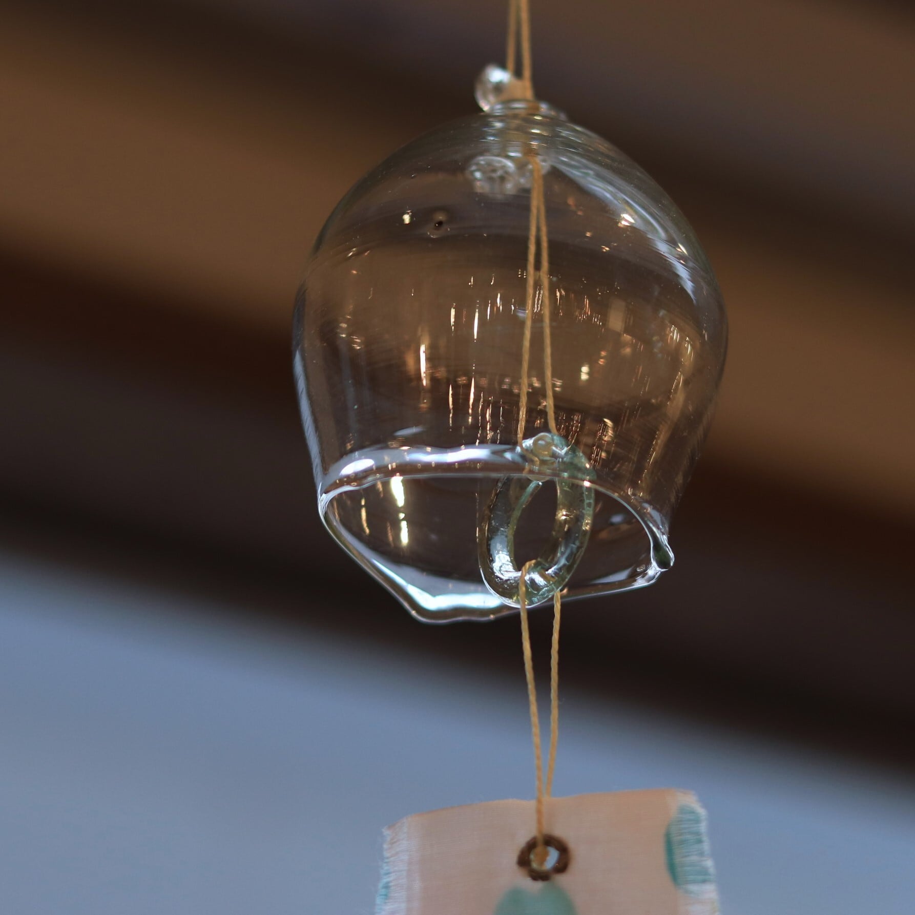 インテリア】吹きガラスの風鈴 グリーンアップル | ジーフラット