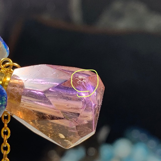 1.傷あり・アメトリン香水瓶