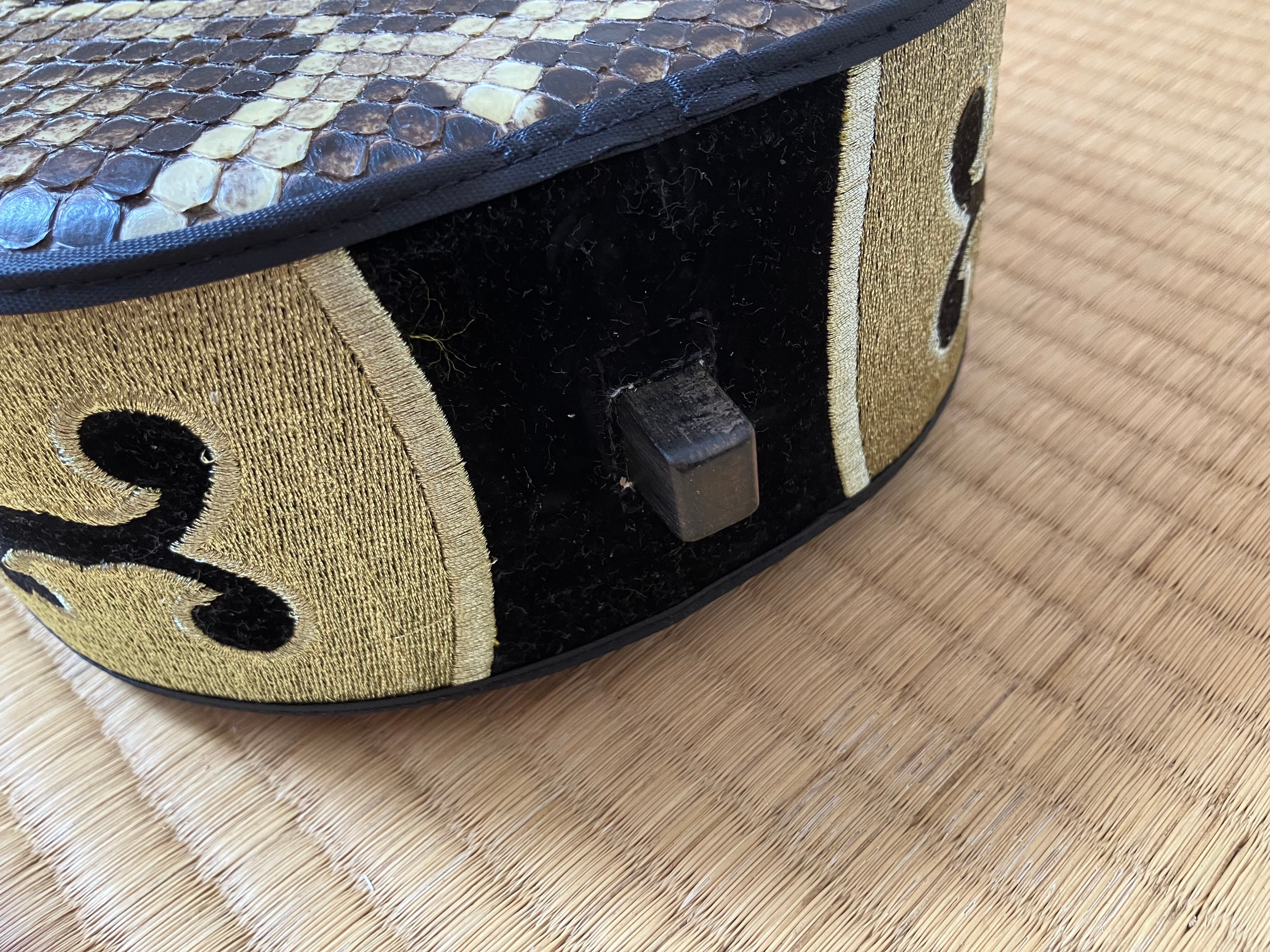 名工 内間直樹作 上級黒檀平仲知念本うるし仕上げ | クオレ三線工房え