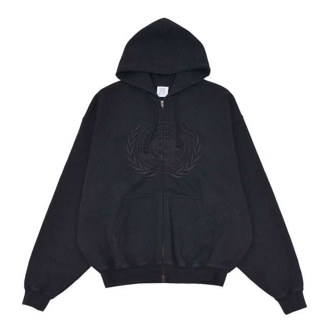 【VETEMENTS】EMBROIDERED FRONT ZIP-UP HOODIE