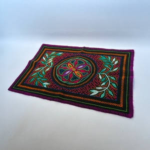シピボ族 伝統刺繍クロス(ペルー産 / ハンドメイド)