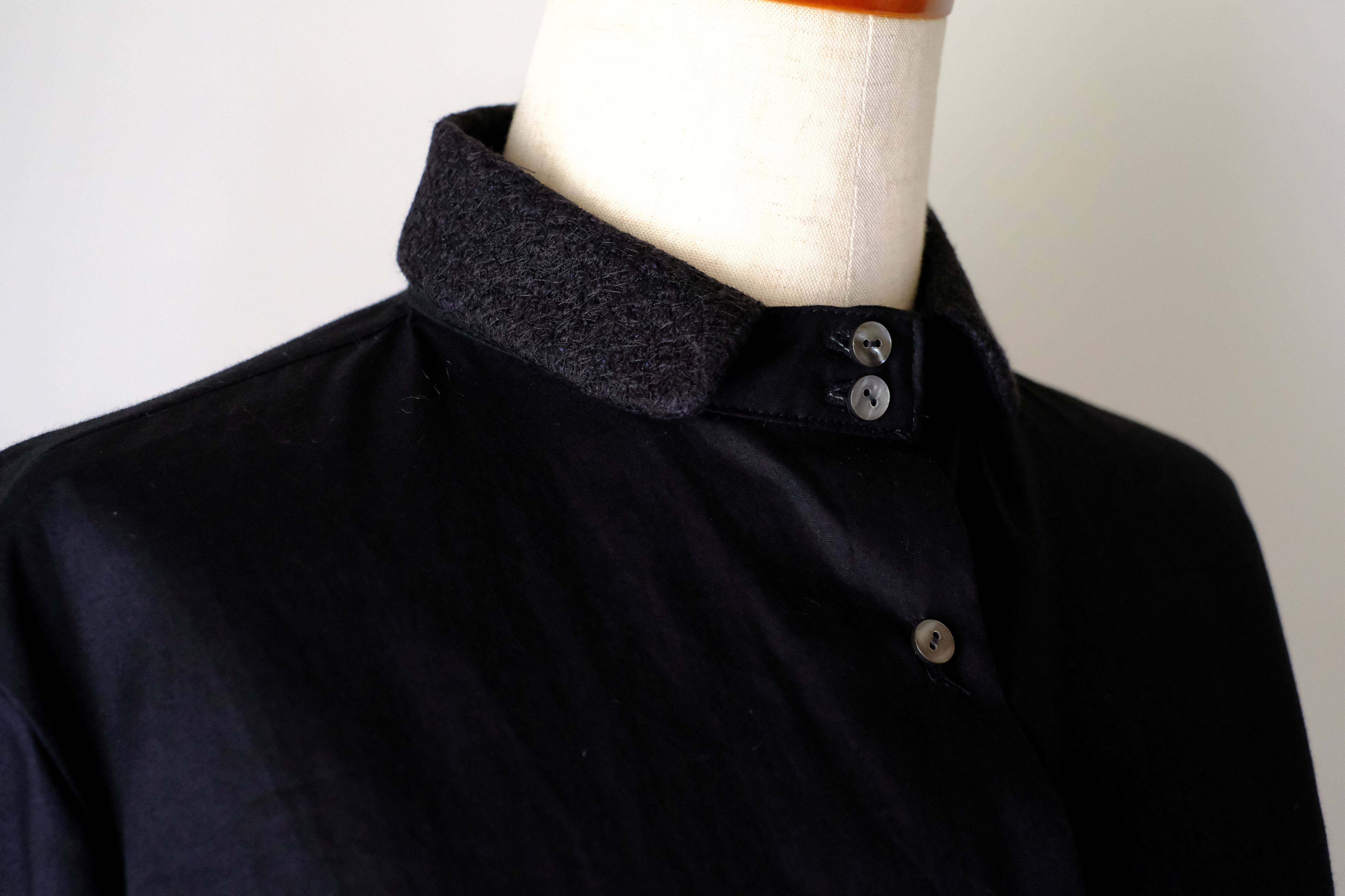 長袖スタンドカラーブラウス (黒/刺繍無)