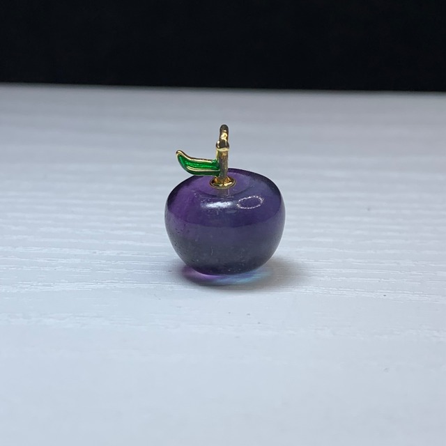 2.フローライトりんご・ペンダントトップ