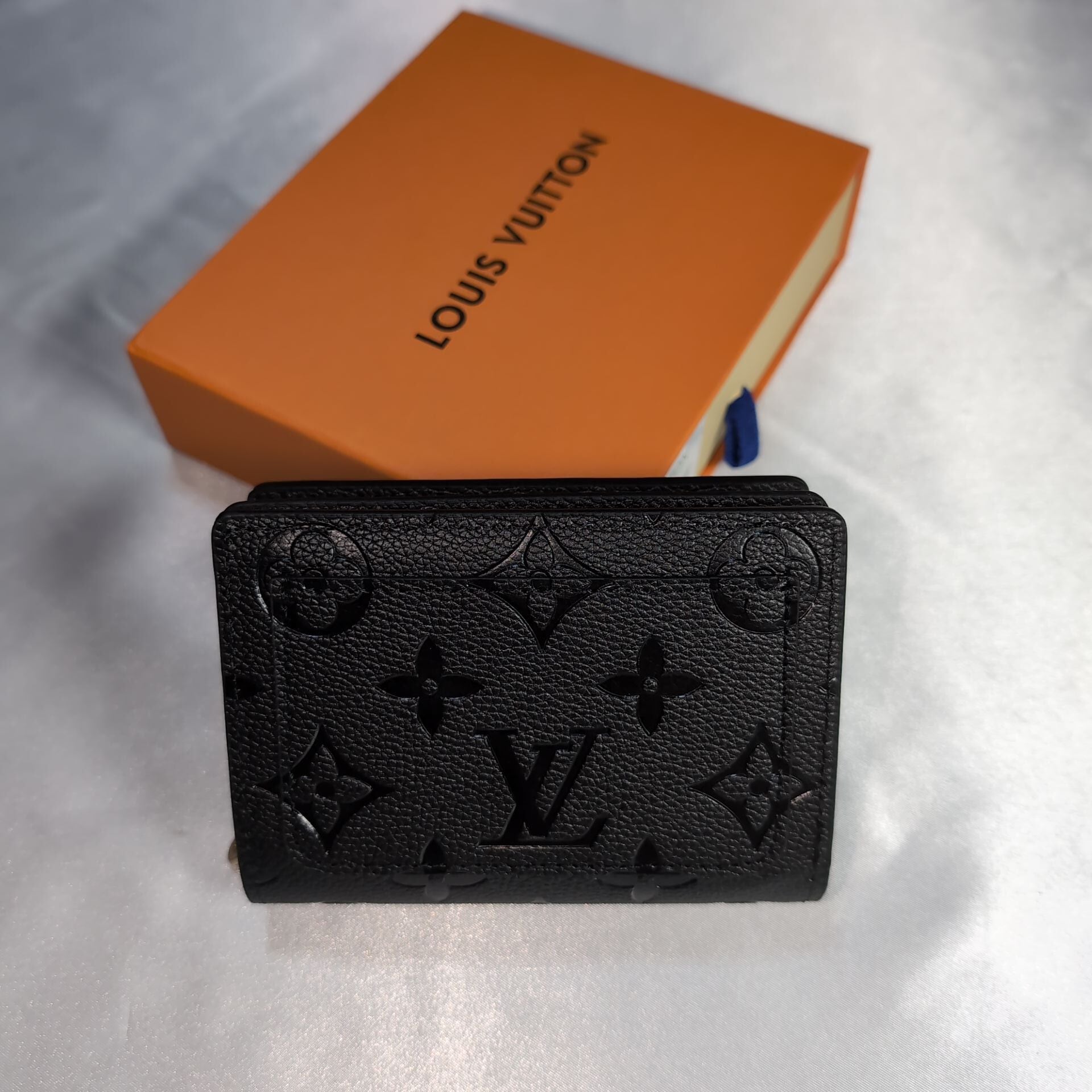 ルイヴィトン 二つ折り財布 アンプラント ポルトフォイユ