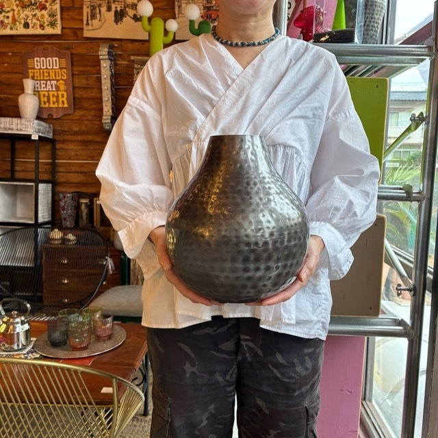India Iron hammer flower vase インド アイアンハンマーフラワーベース B 鉄製 花瓶 フラワースタンド モダン ギフト 誕生日 引っ越し祝い India Iron hammer flower vase インド アイアンハンマーフラワーベース B 鉄製 花瓶 フラワースタンド モダン ギフト 誕生日 引っ越し祝い